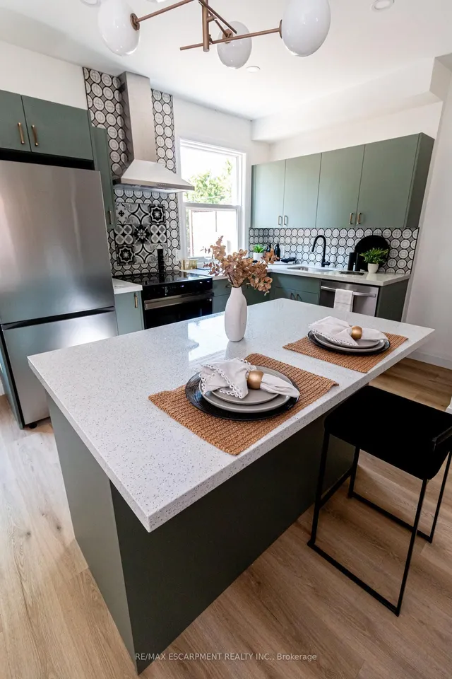 Additional image 22 of 30 Cedar Ave