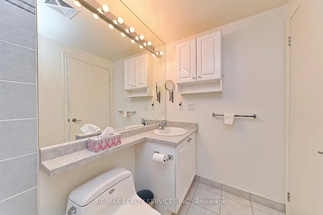 Additional image 33 of 38 Fontenay Crt Unit Suite 1309