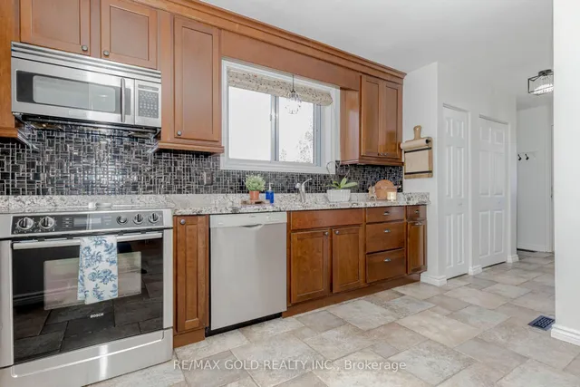 Additional image 21 of 37 Brookdale Cres