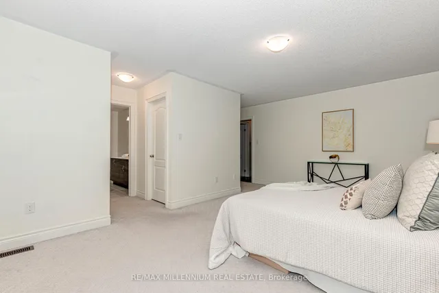 Additional image 26 of 1238 Bowell Cres