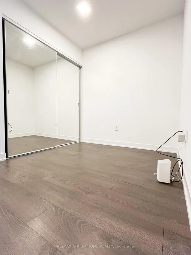 Additional image 14 of 50 Mccaul St Unit 816