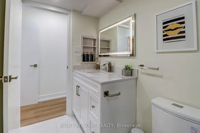 Additional image 24 of 130 Carlton St Unit 1207