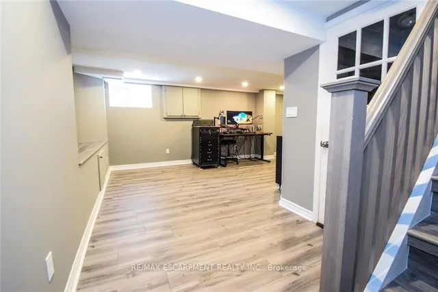 Additional image 26 of 104 Tragina Ave