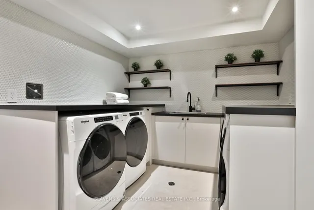 Additional image 42 of 216 Glenayr Rd