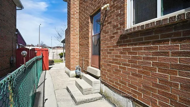 Additional image 50 of 7433 Sigsbee Dr