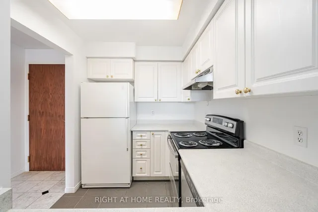 Additional image 17 of 8 Pemberton Ave Unit LPH09