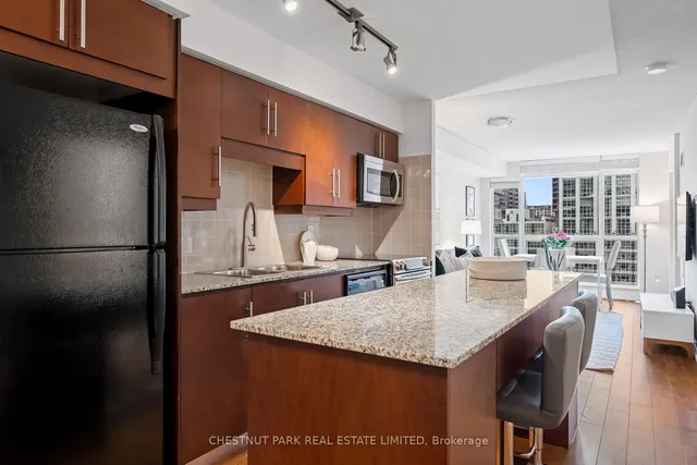 Additional image 5 of 20 Blue Jays Way Unit 920