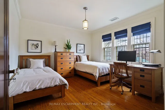 Additional image 28 of 2 Oak Knoll Dr