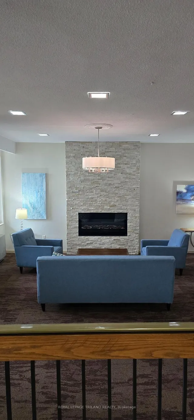 Additional image 5 of 44 LONGBOURNE Dr Unit 405