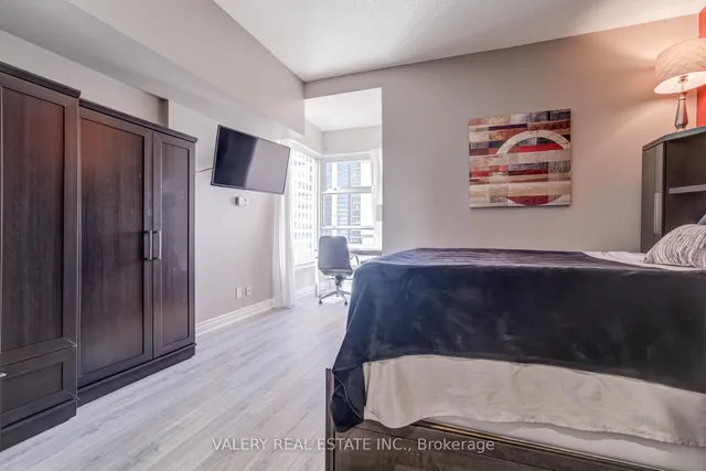 Additional image 9 of 1 King St Unit 2002