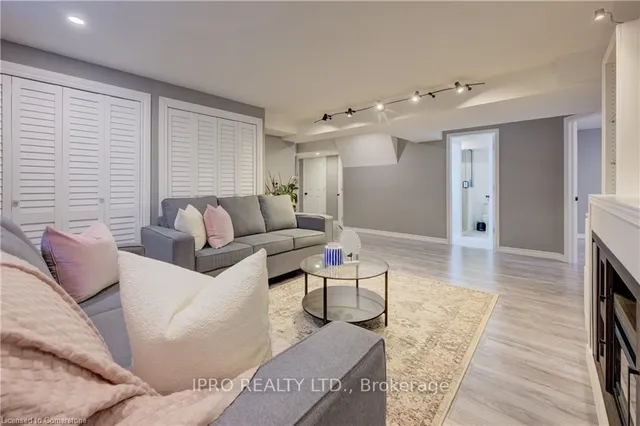 Additional image 37 of 298 Tremaine Cres