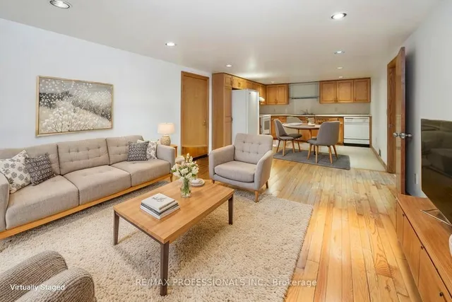 Additional image 28 of 33 Heathrow Dr