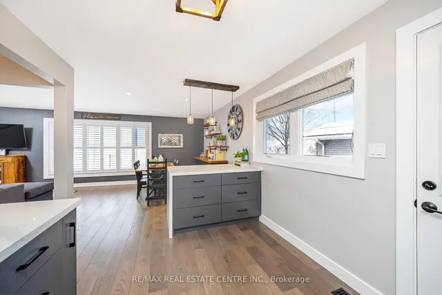 Additional image 19 of 390 Woodward Ave