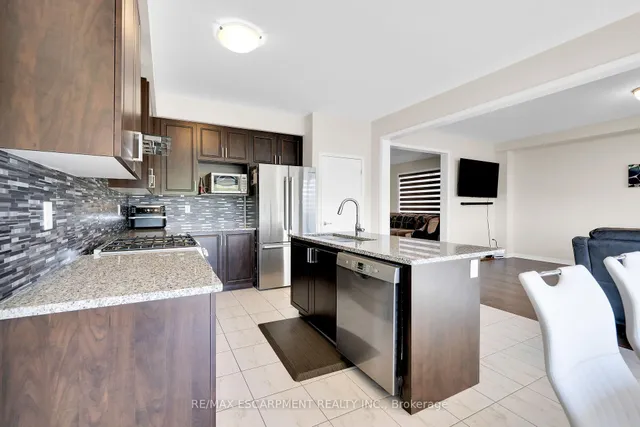 Additional image 17 of 12 Midhurst Hts