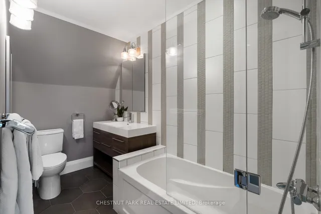 Additional image 32 of 61 Woodlawn Ave