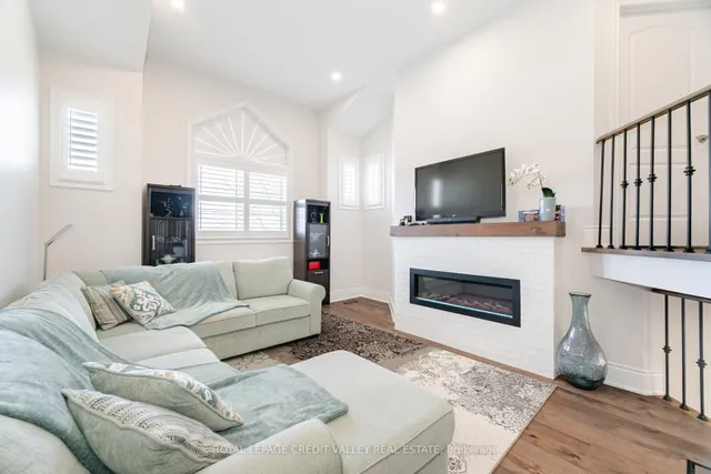 Additional image 20 of 2 Bramoak Cres