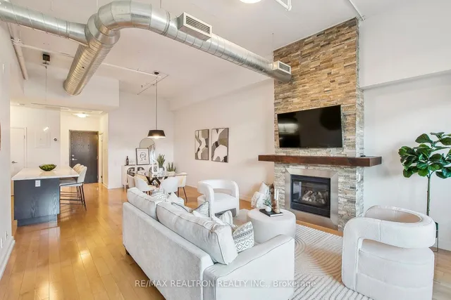 Additional image 15 of 233 Carlaw Ave Unit 205