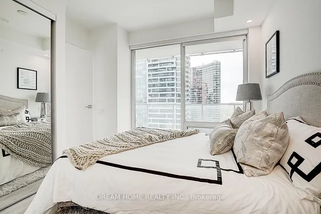 Additional image 30 of 3 Gloucester St Unit 1809