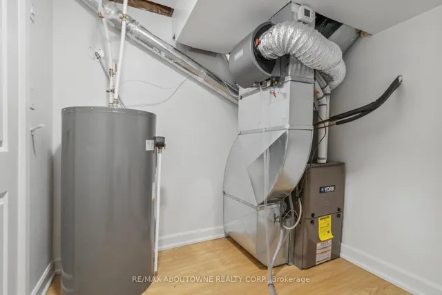 Additional image 41 of 16 Jasmine Sq