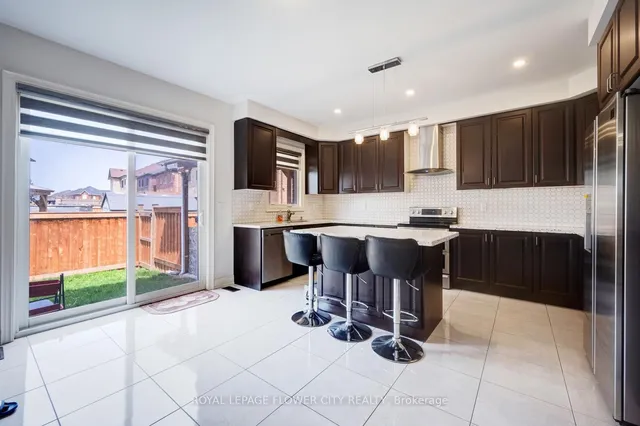 Additional image 8 of 6 PENLEA Gate