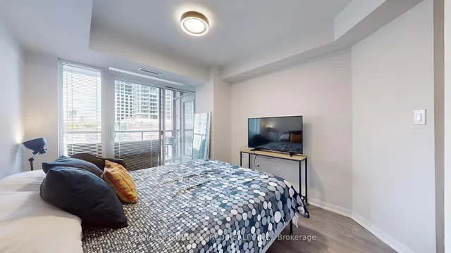 Additional image 8 of 400 Adelaide St Unit 717