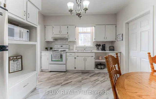 Additional image 35 of 744 Queen St