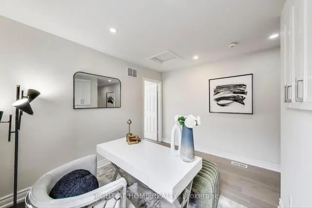 Additional image 13 of 17 Weymouth Ave