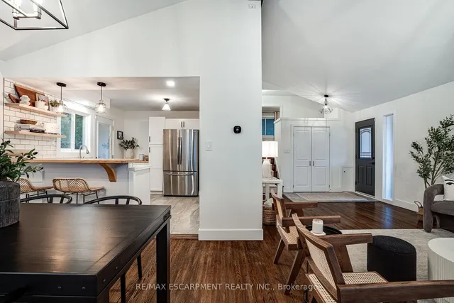 Additional image 14 of 157 LAURIER Ave