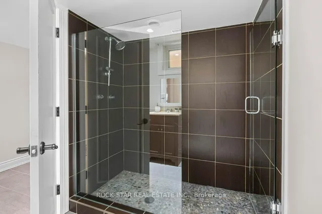 Additional image 33 of 468 Sparling Cres