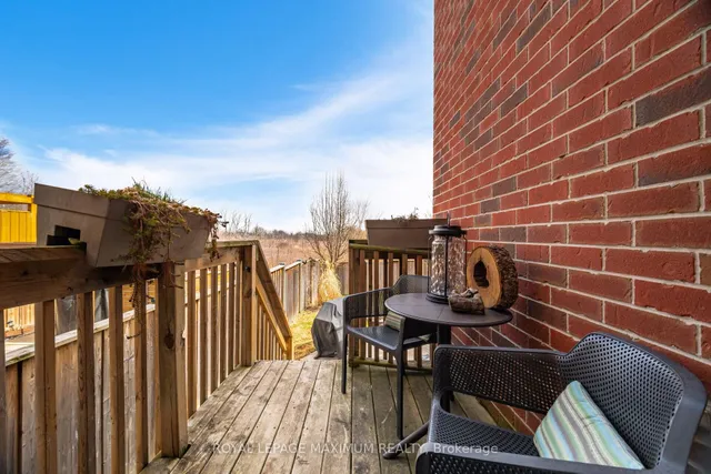 Additional image 42 of 134 Hazelton Ave