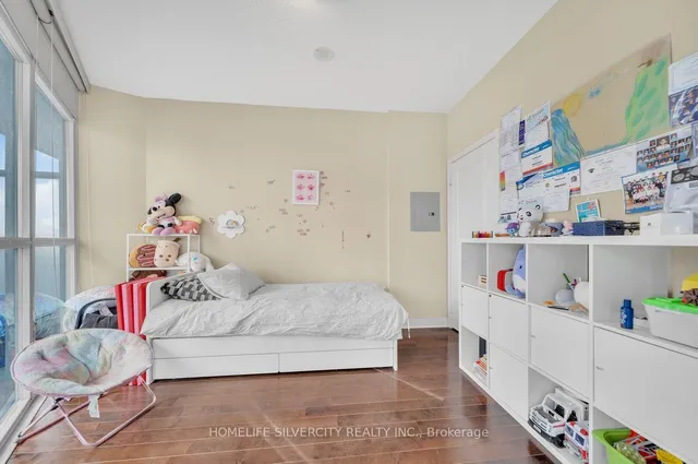 Additional image 13 of 80 Absolute Ave Unit 2006