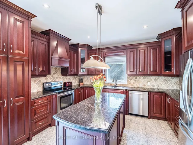 Additional image 13 of 30 Haliburton Ave