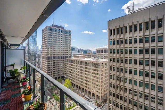 Additional image 31 of 955 BAY St Unit 1809