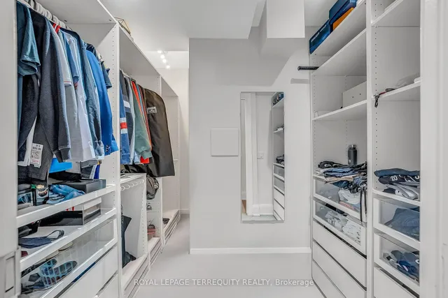 Additional image 19 of 71 Simcoe St Unit 2103