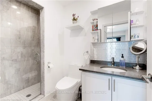 Additional image 12 of 35 SOUTHSHORE Cres Unit 404