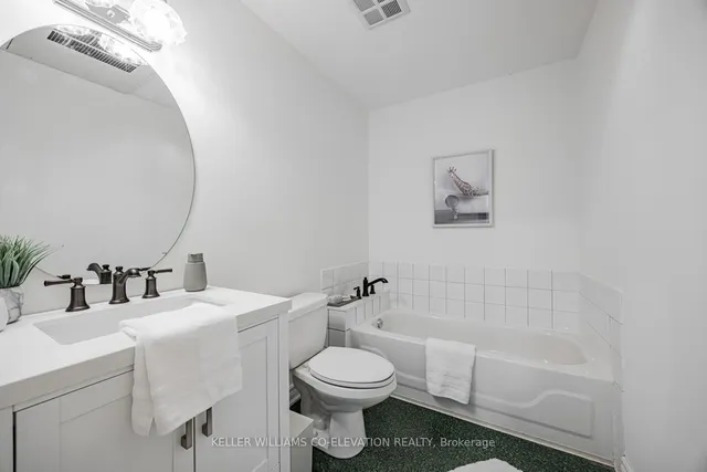 Additional image 28 of 20 Niagara St Unit 202