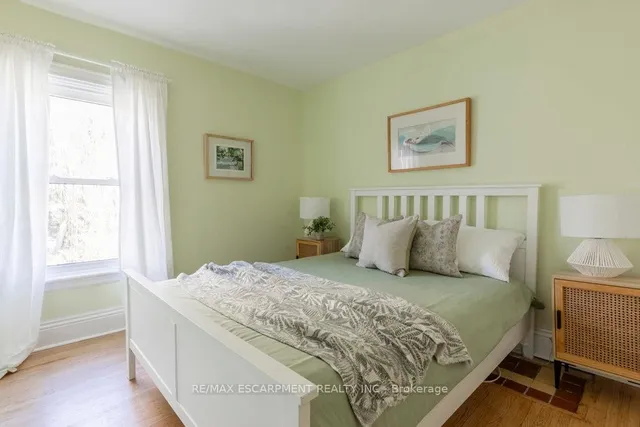 Additional image 23 of 24 Hyde Park Ave