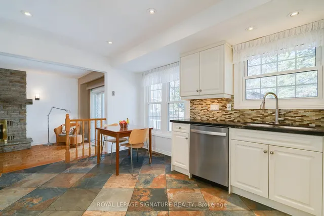 Additional image 4 of 8 Stonemanse Crt