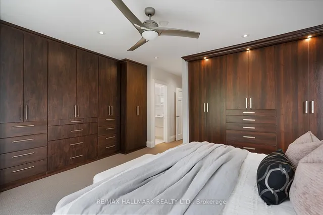 Additional image 22 of 176 Melrose Ave