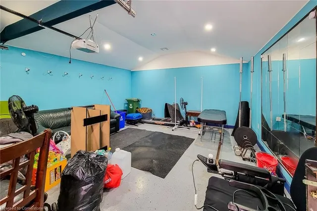 Additional image 10 of 698 Upper Sherman Ave