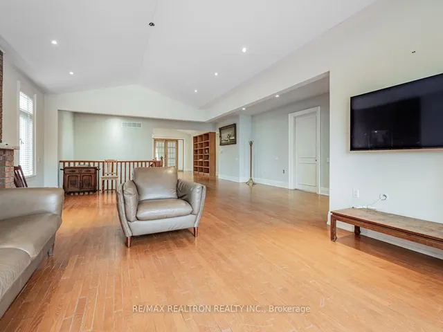 Additional image 6 of 32 Roberta Dr