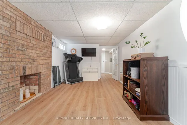 Additional image 42 of 41 Christie Dr