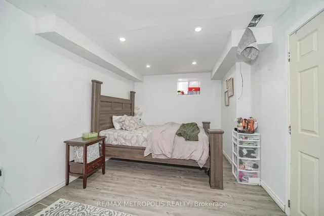 Additional image 43 of 55 Pennycross Cres