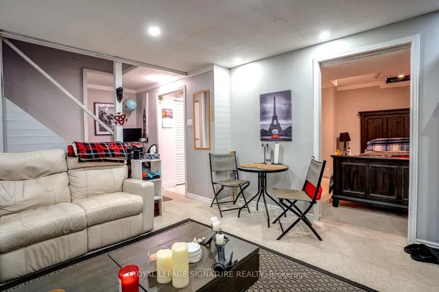 Additional image 22 of 48 Lawndale Cres