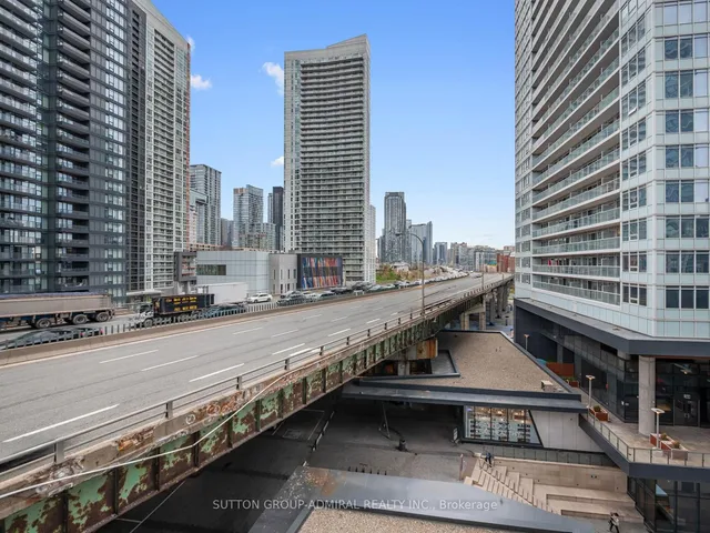 Additional image 21 of 19 Bathurst St Unit 706