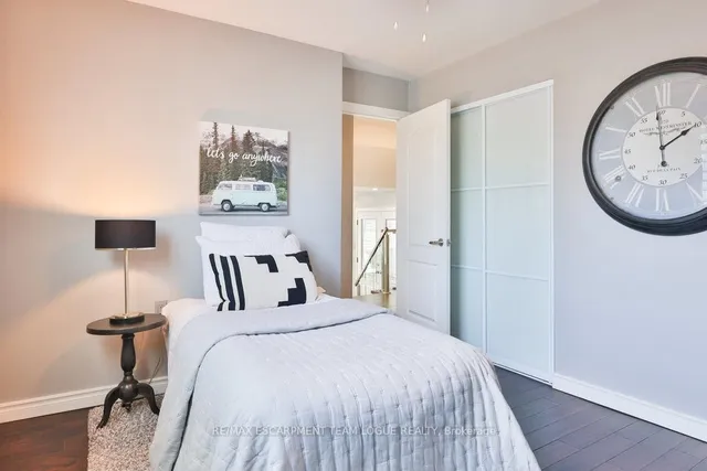 Additional image 26 of 685 CASTLEGUARD Cres