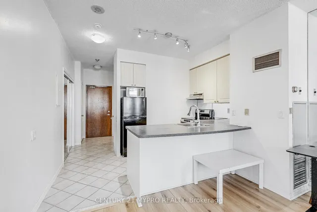 Additional image 21 of 555 Yonge St Unit 401