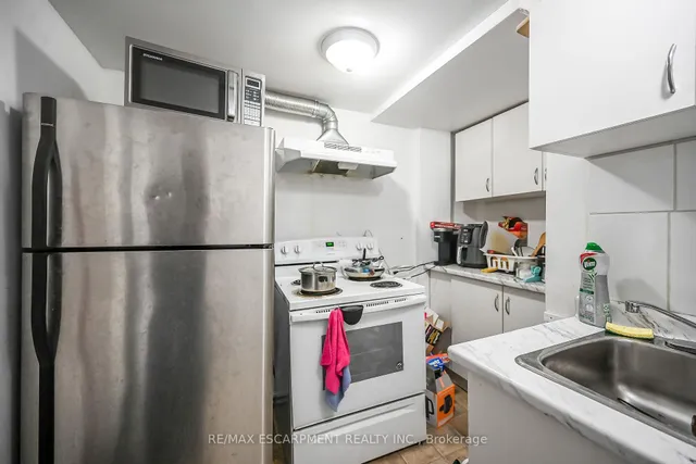 Additional image 38 of 707 Upper Wentworth St