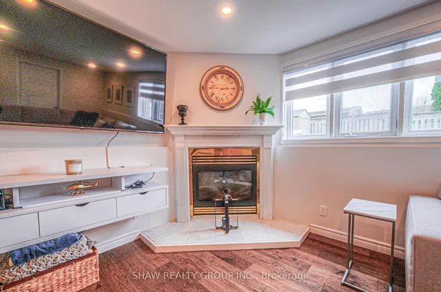 Additional image 20 of 210 Misty Crt