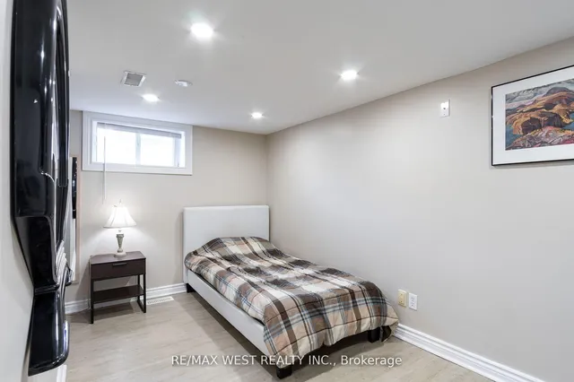 Additional image 25 of 10 Pastrano Crt